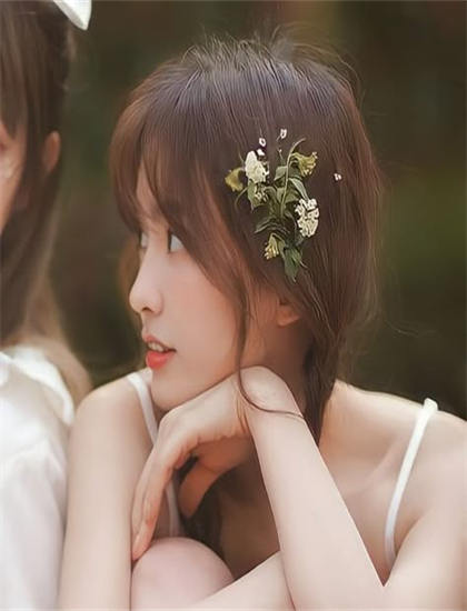 热门：《拿妻子换取利益》色彩运用解析：色调选择与情绪表达分析